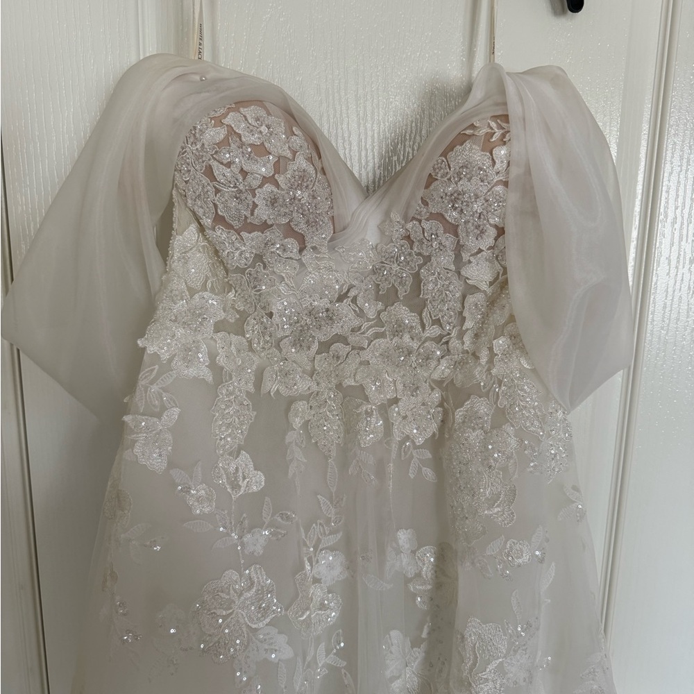 MillaNova Ivory Lace Appliqué Off-Shoulder Wedding Dress